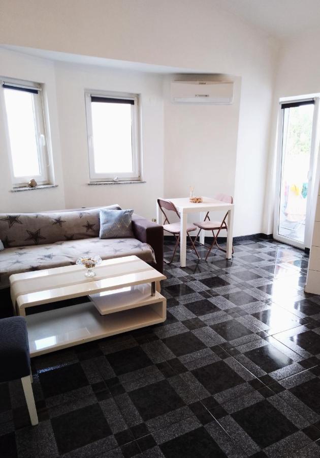 Abelia Sea View Apartment Pula Buitenkant foto