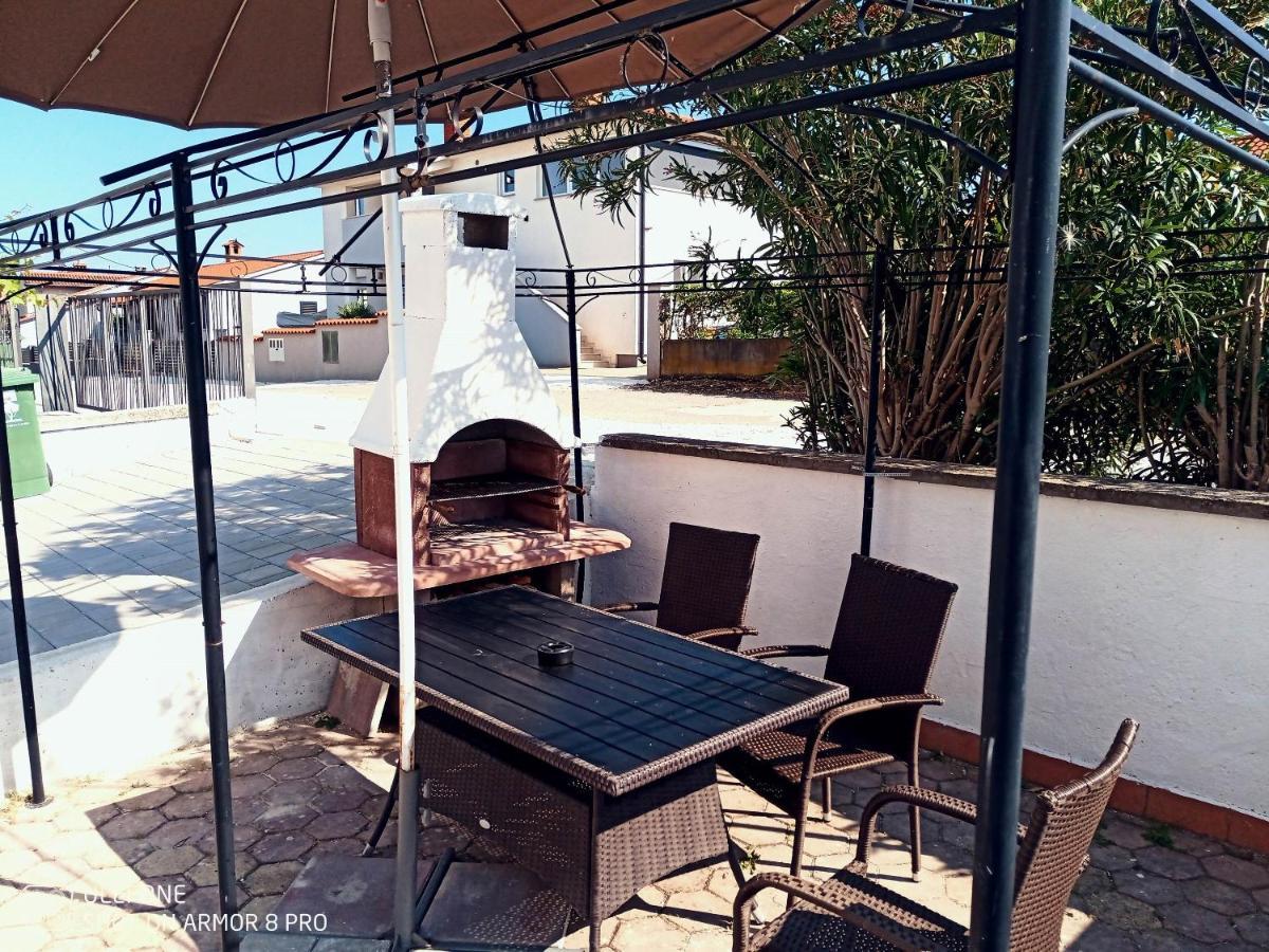 Abelia Sea View Apartment Pula Buitenkant foto